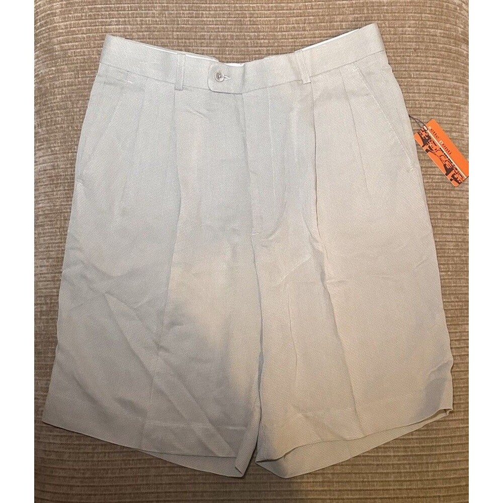 NWT Vintage Men’s Khaki Pleated Front Shorts Sz 32